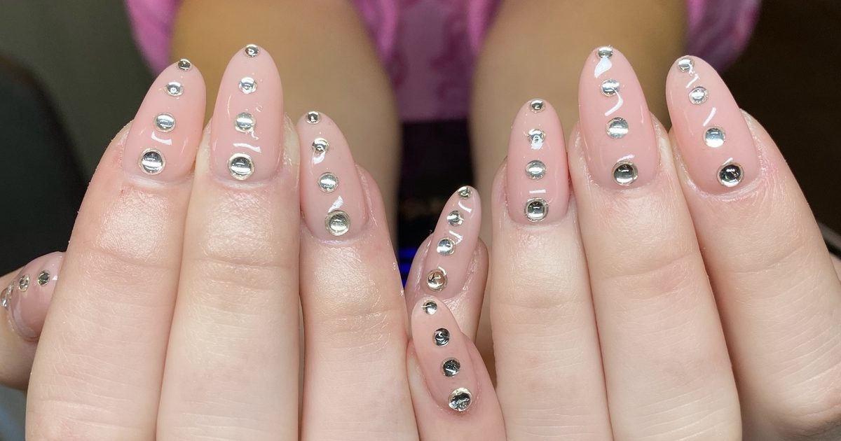 Chrome Nails Are Trending Thanks To Maddy From Euphoria