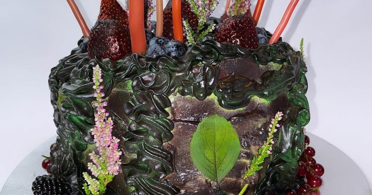 Is cake smashing the dumbest cake trend ever?